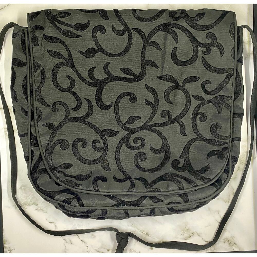 Elegant 90s Vintage Black Velvet Brocade Crossbody Saddle Bag